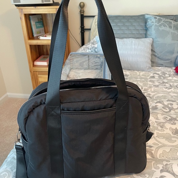 Isaac Mizrahi Handbags - Isaac Mizrahi Black Nylon Handbag